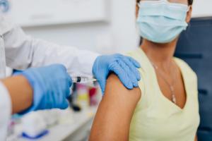 What to know about COVID-19 vaccines and mammograms